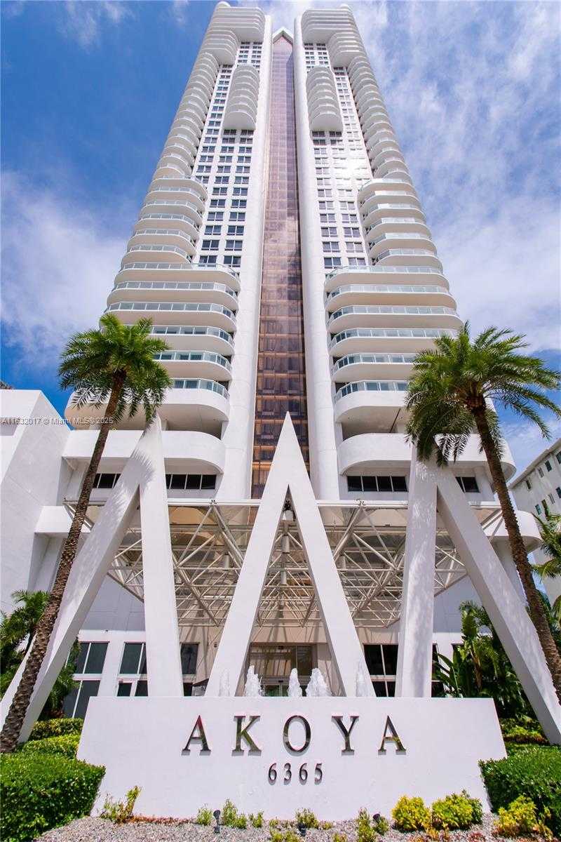 Small Image of 6365 COLLINS AVE #806, Miami Beach Number 2