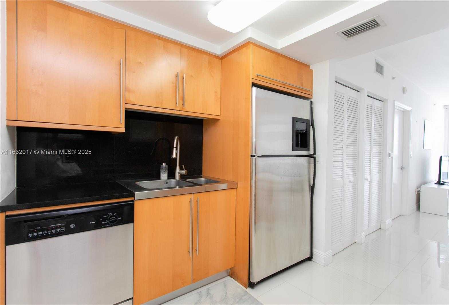 Small Image of 6365 COLLINS AVE #806, Miami Beach Number 24