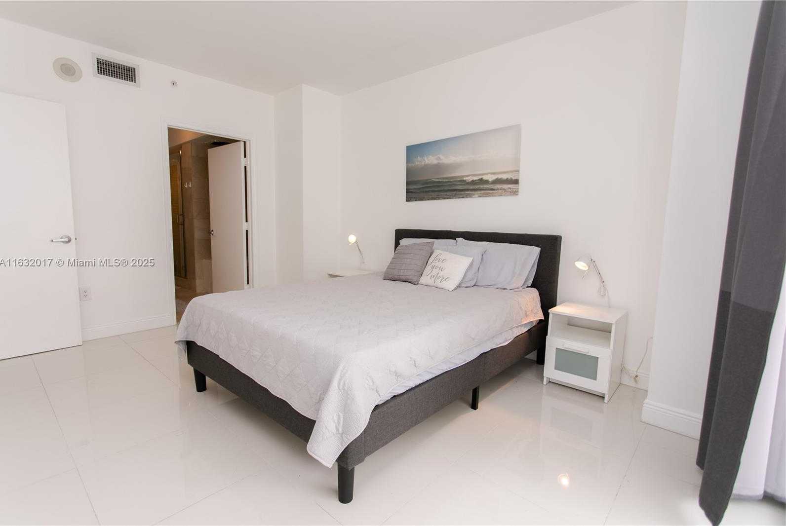 Small Image of 6365 COLLINS AVE #806, Miami Beach Number 4
