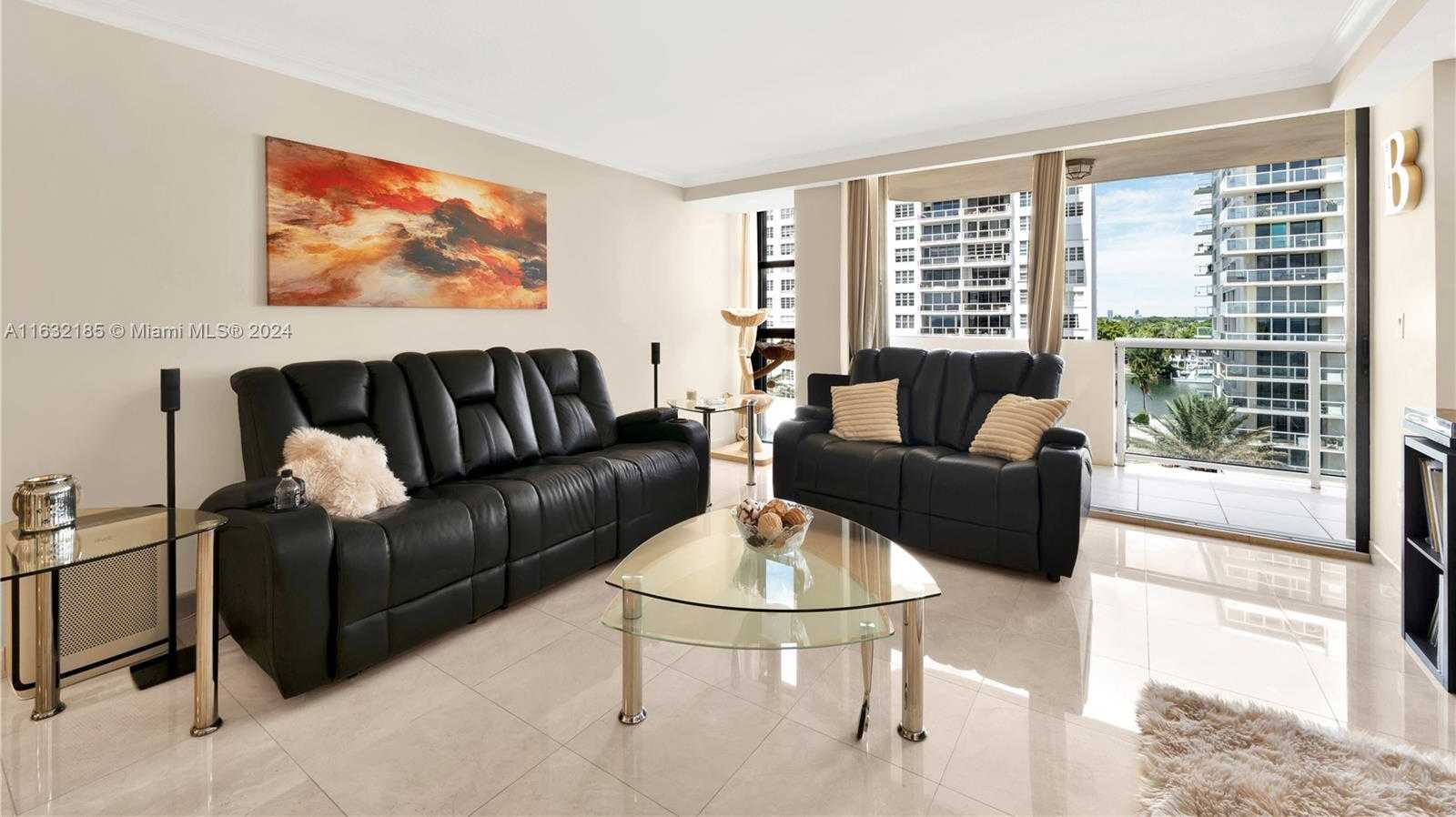 Small Image of 5757 COLLINS AVE #801, Miami Beach Number 12