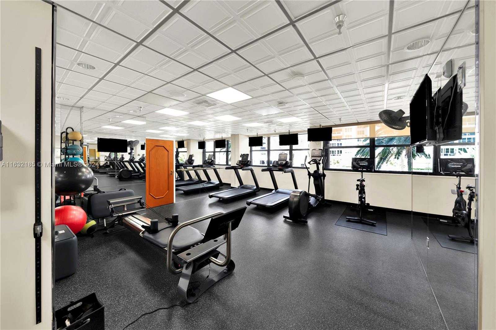 Small Image of 5757 COLLINS AVE #801, Miami Beach Number 31