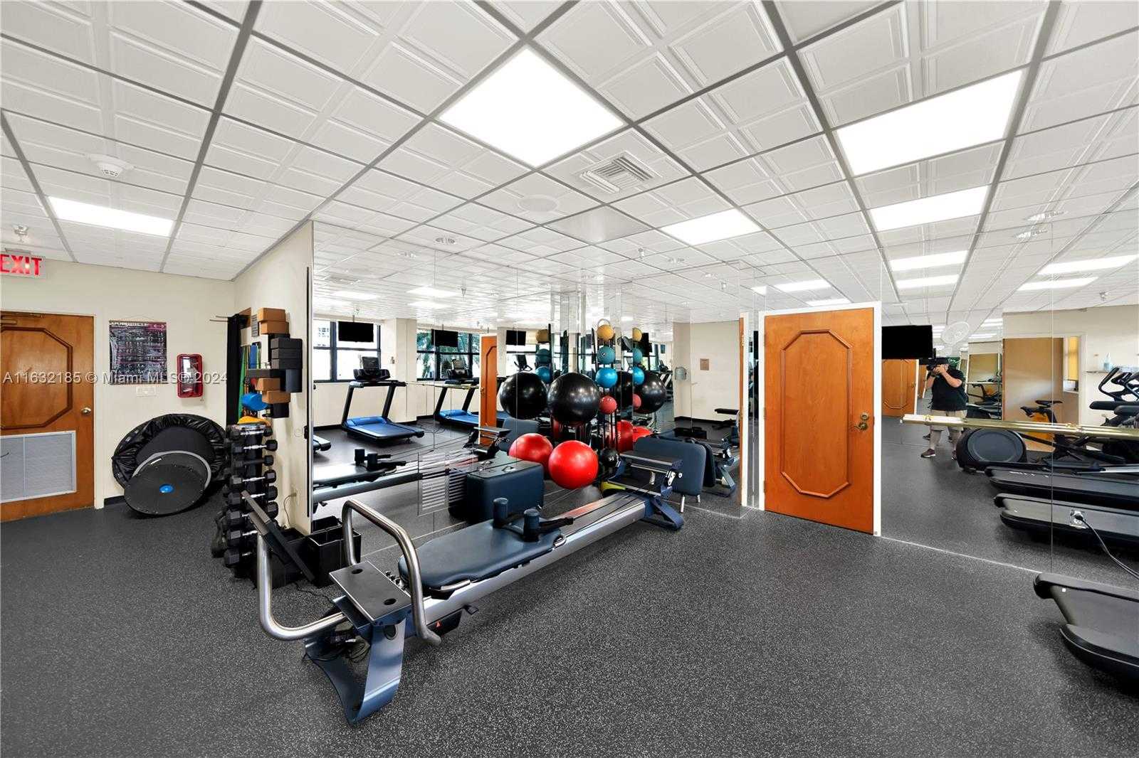 Small Image of 5757 COLLINS AVE #801, Miami Beach Number 32