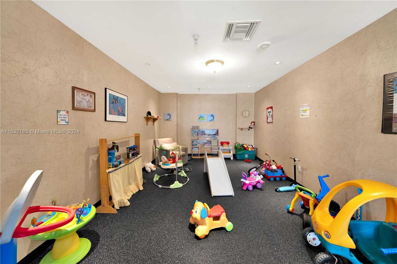 Small Image of 5757 COLLINS AVE #801, Miami Beach Number 37