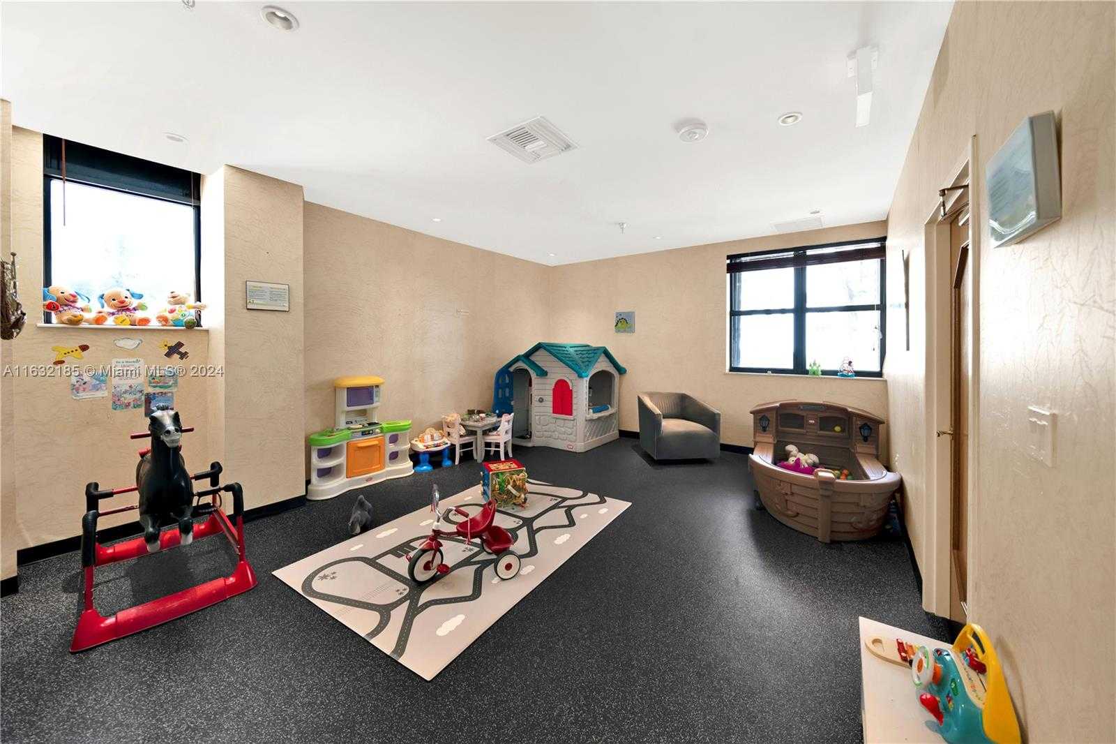 Small Image of 5757 COLLINS AVE #801, Miami Beach Number 38