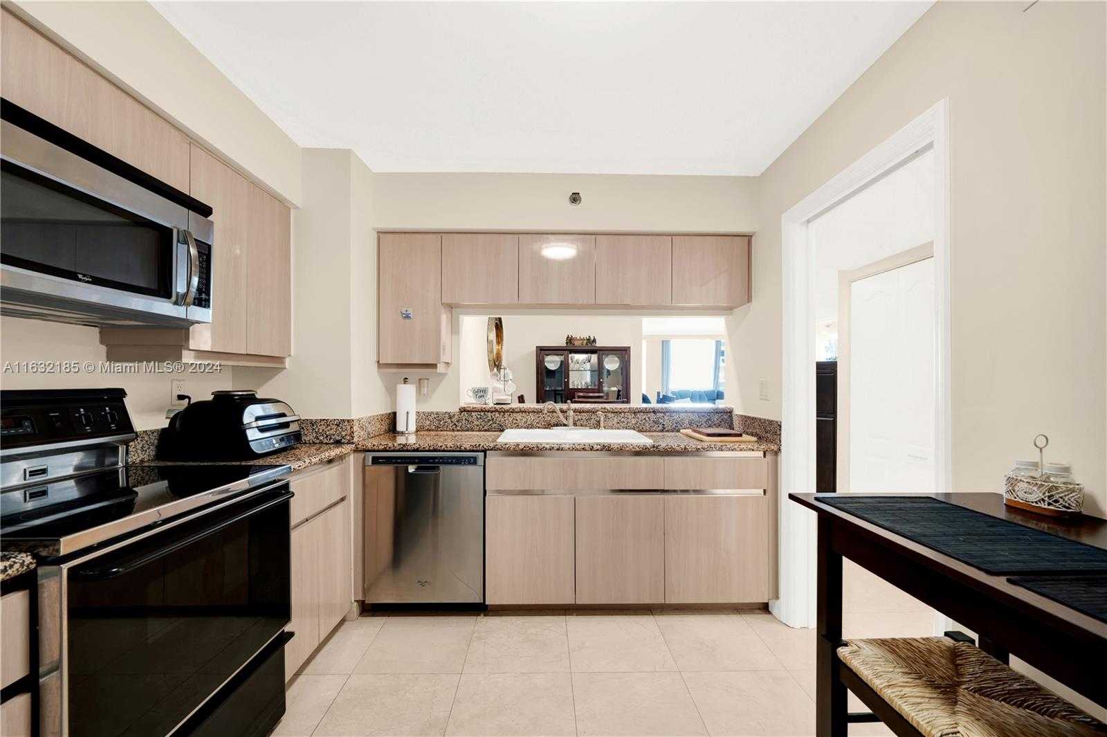 Small Image of 5757 COLLINS AVE #801, Miami Beach Number 5