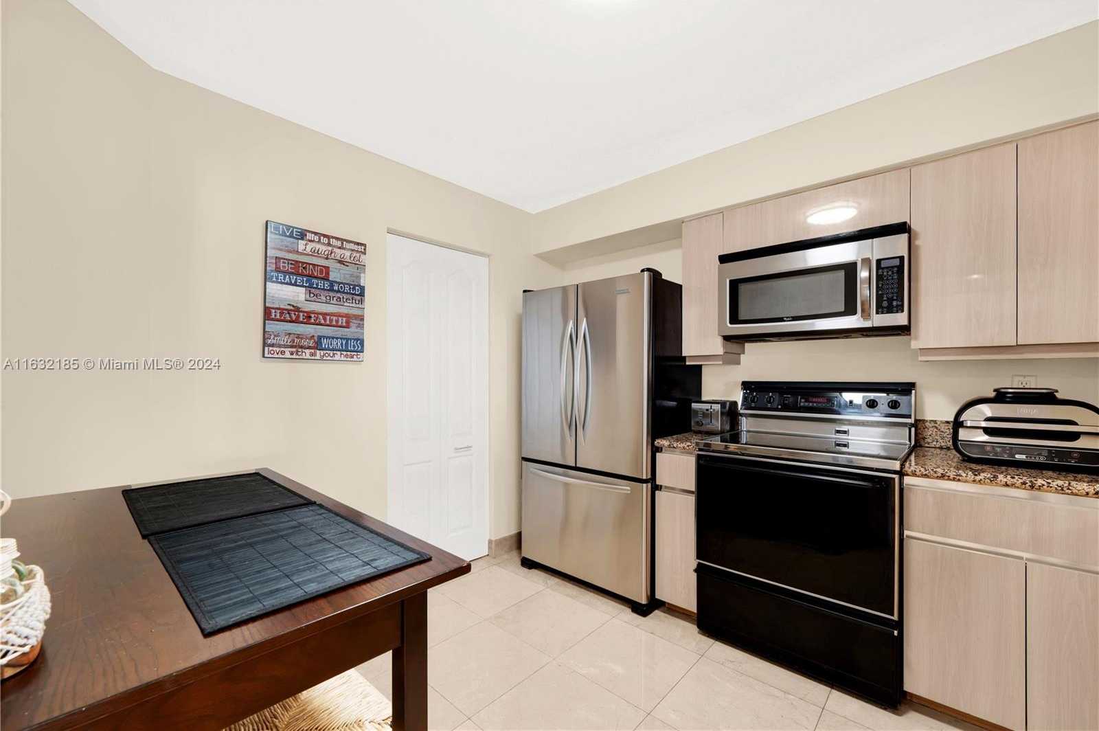 Small Image of 5757 COLLINS AVE #801, Miami Beach Number 7
