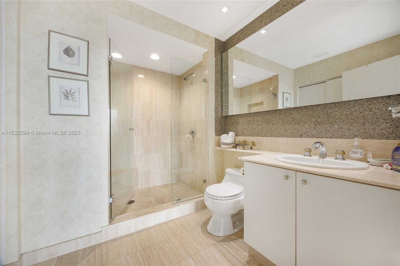 Small Image of 7000 ISLAND BLVD #PH-08, Aventura Number 21