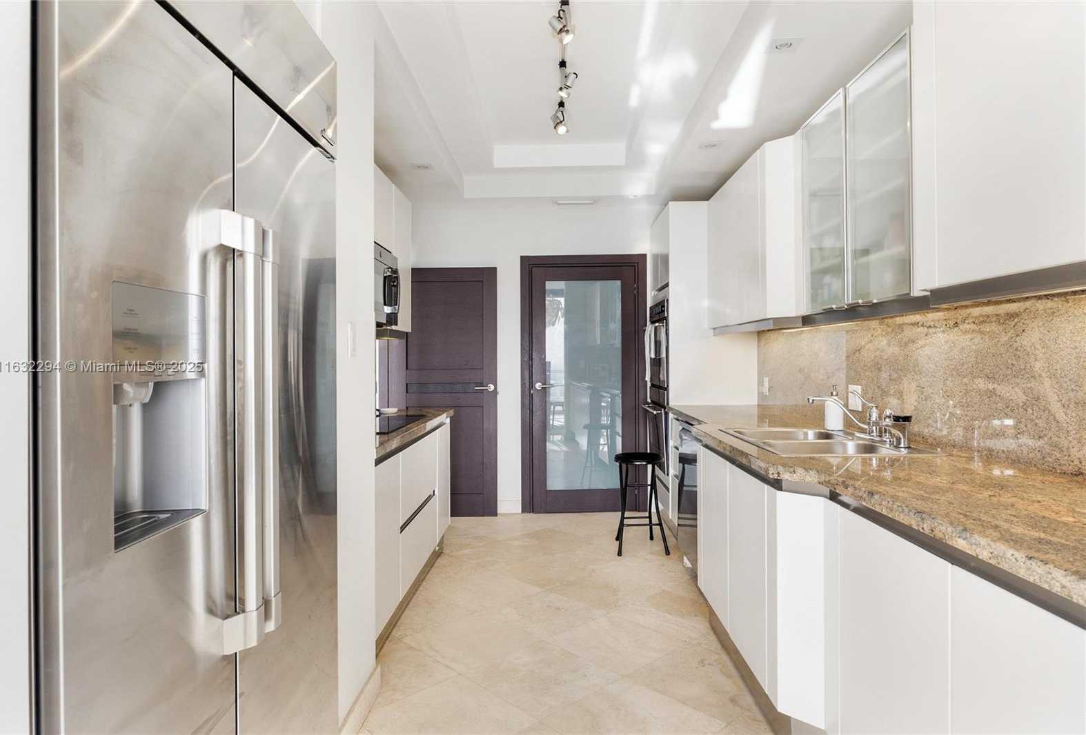 Small Image of 7000 ISLAND BLVD #PH-08, Aventura Number 9