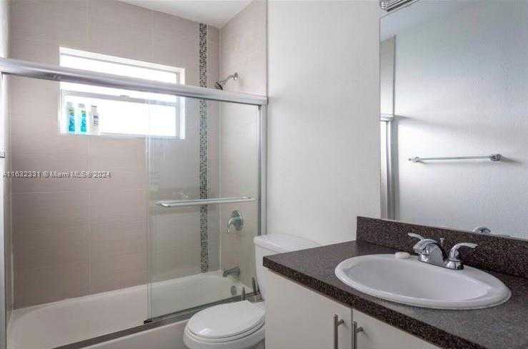 Small Image of 4015 INDIAN CREEK DR #307, Miami Beach Number 13