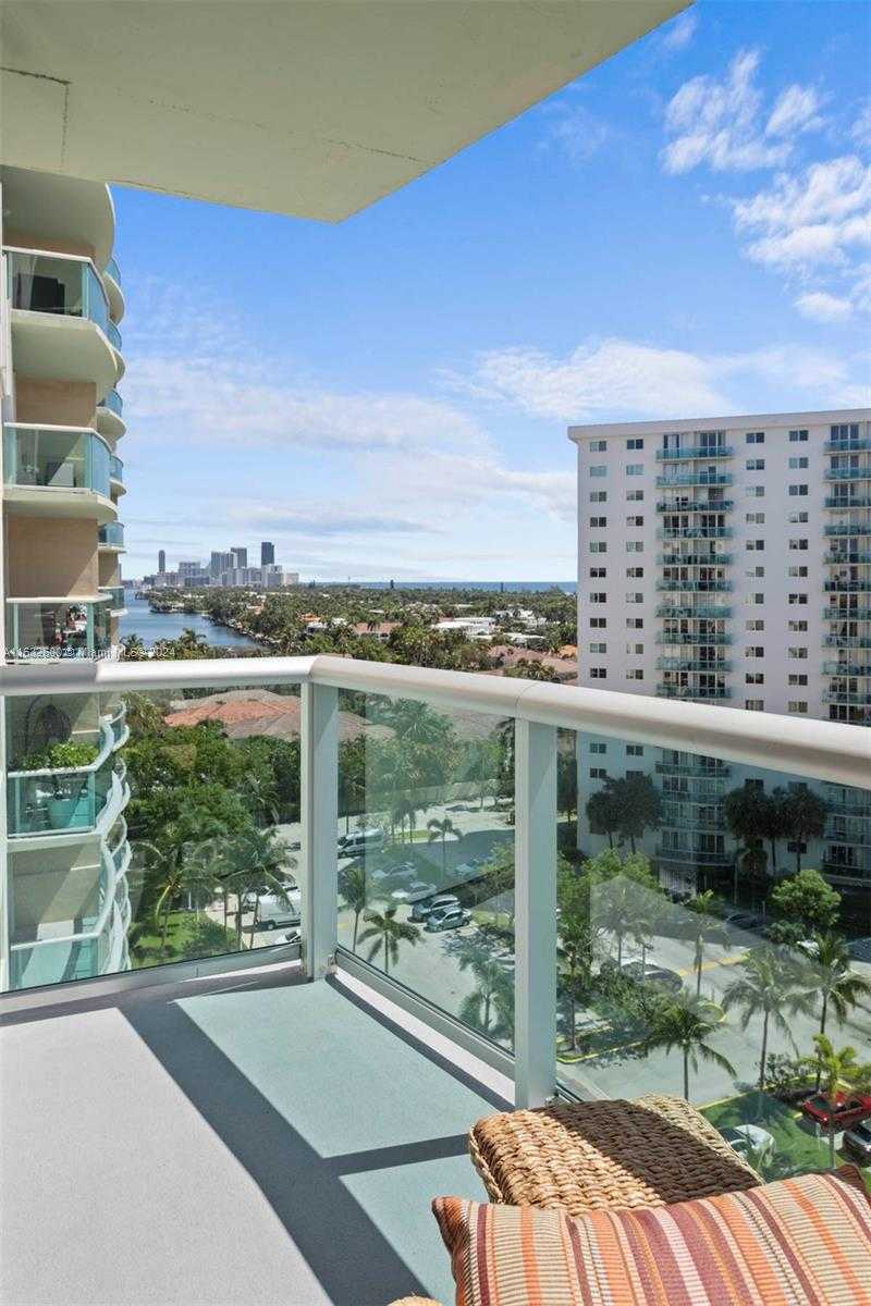 Small Image of 19390 COLLINS AVE #1106, Sunny Isles Beach Number 4