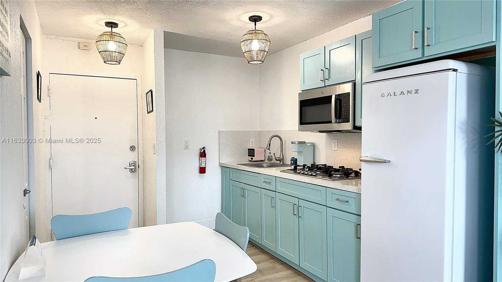 Small Image of 710 WASHINGTON AVE #506, Miami Beach Number 8