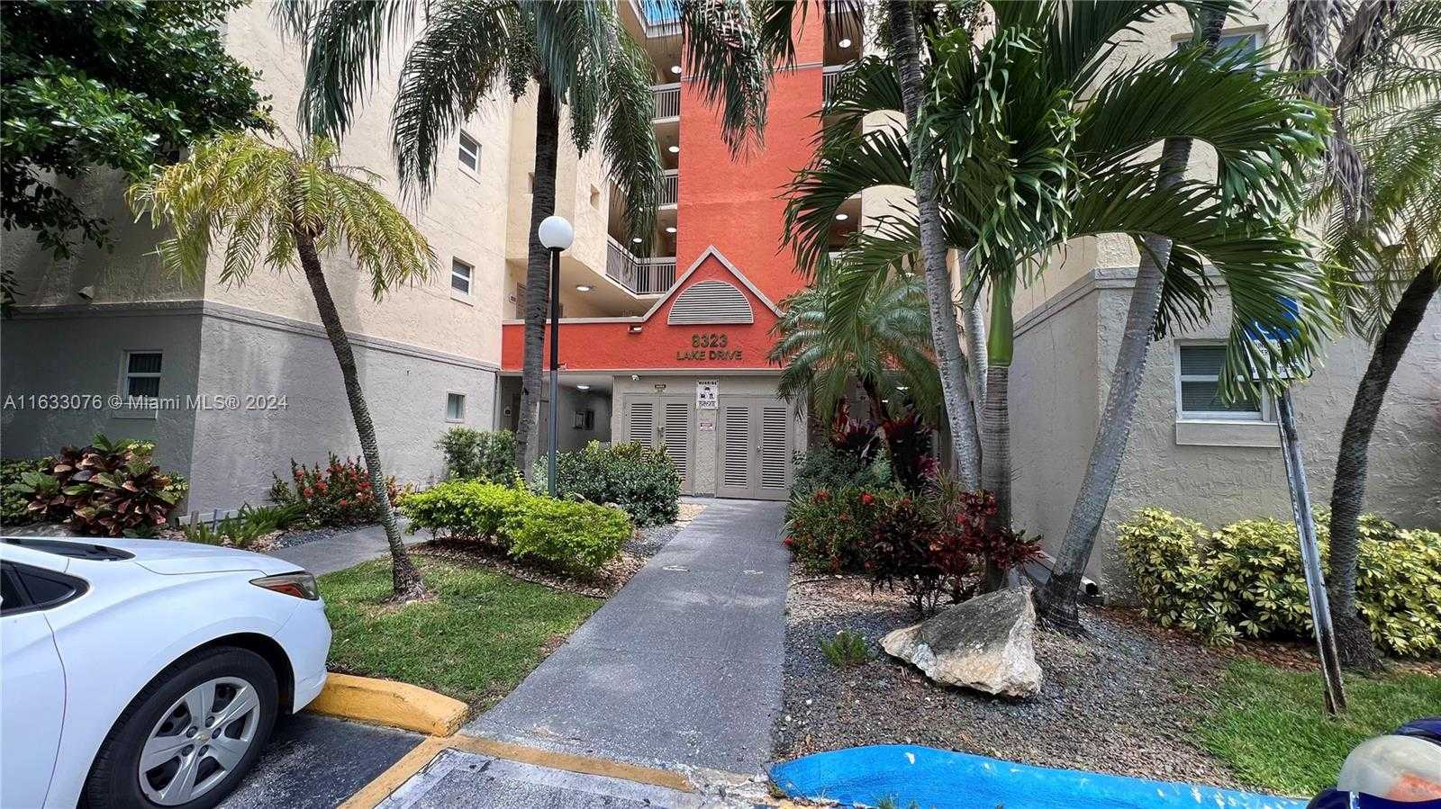 Small Image of 8323 LAKE DR #406, Doral Number 3