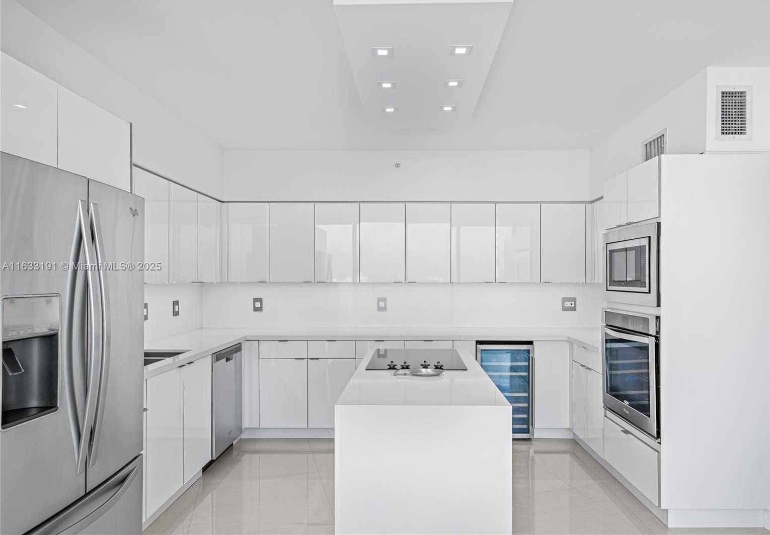 Small Image of 3370 HIDDEN BAY DR #PH3615, Aventura Number 11