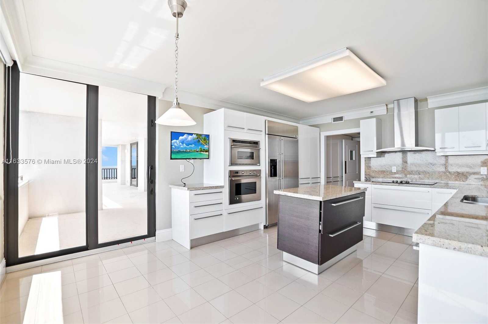 Small Image of 1581 BRICKELL AVE #2101, Miami Number 13