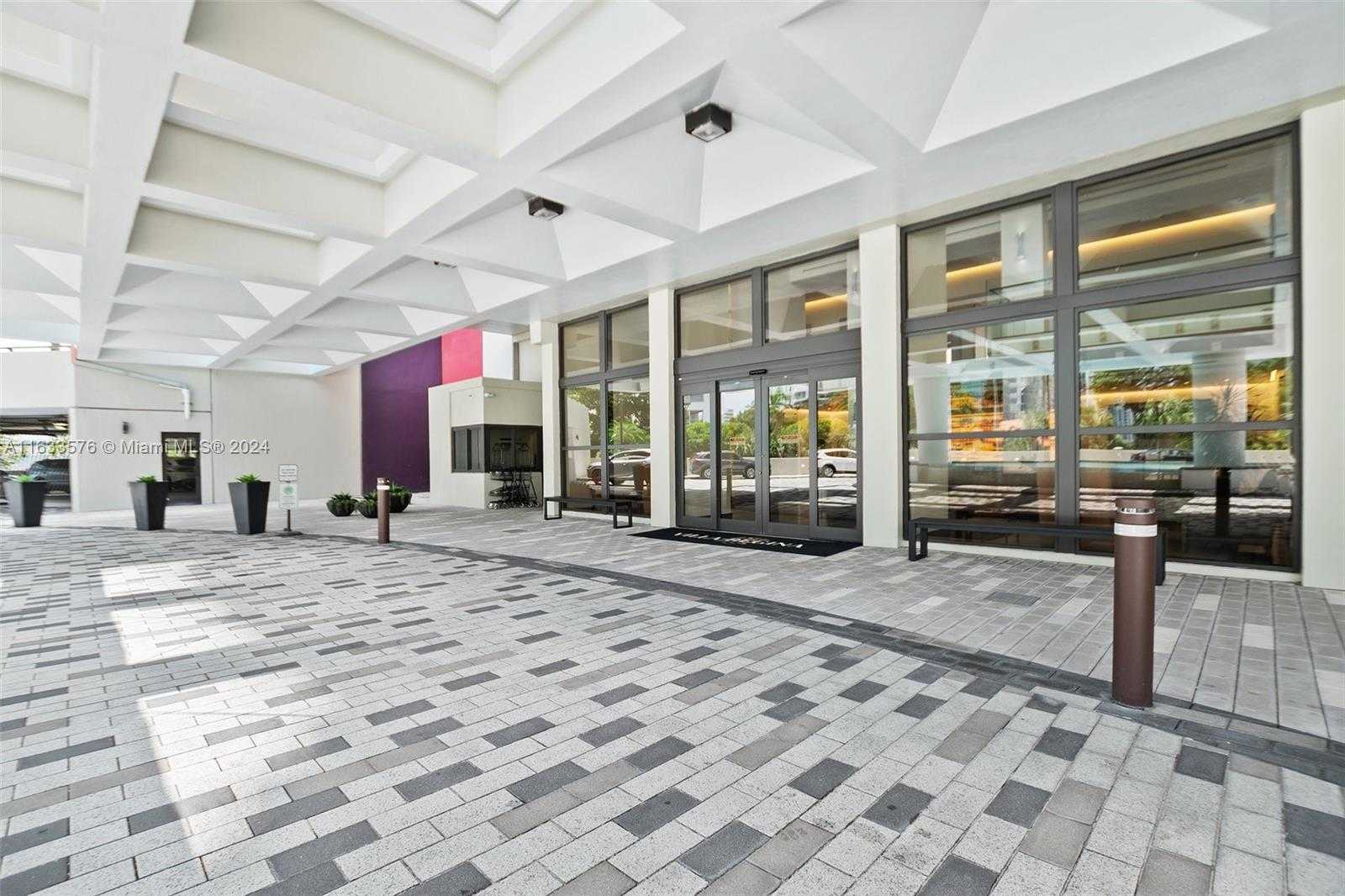Small Image of 1581 BRICKELL AVE #2101, Miami Number 32