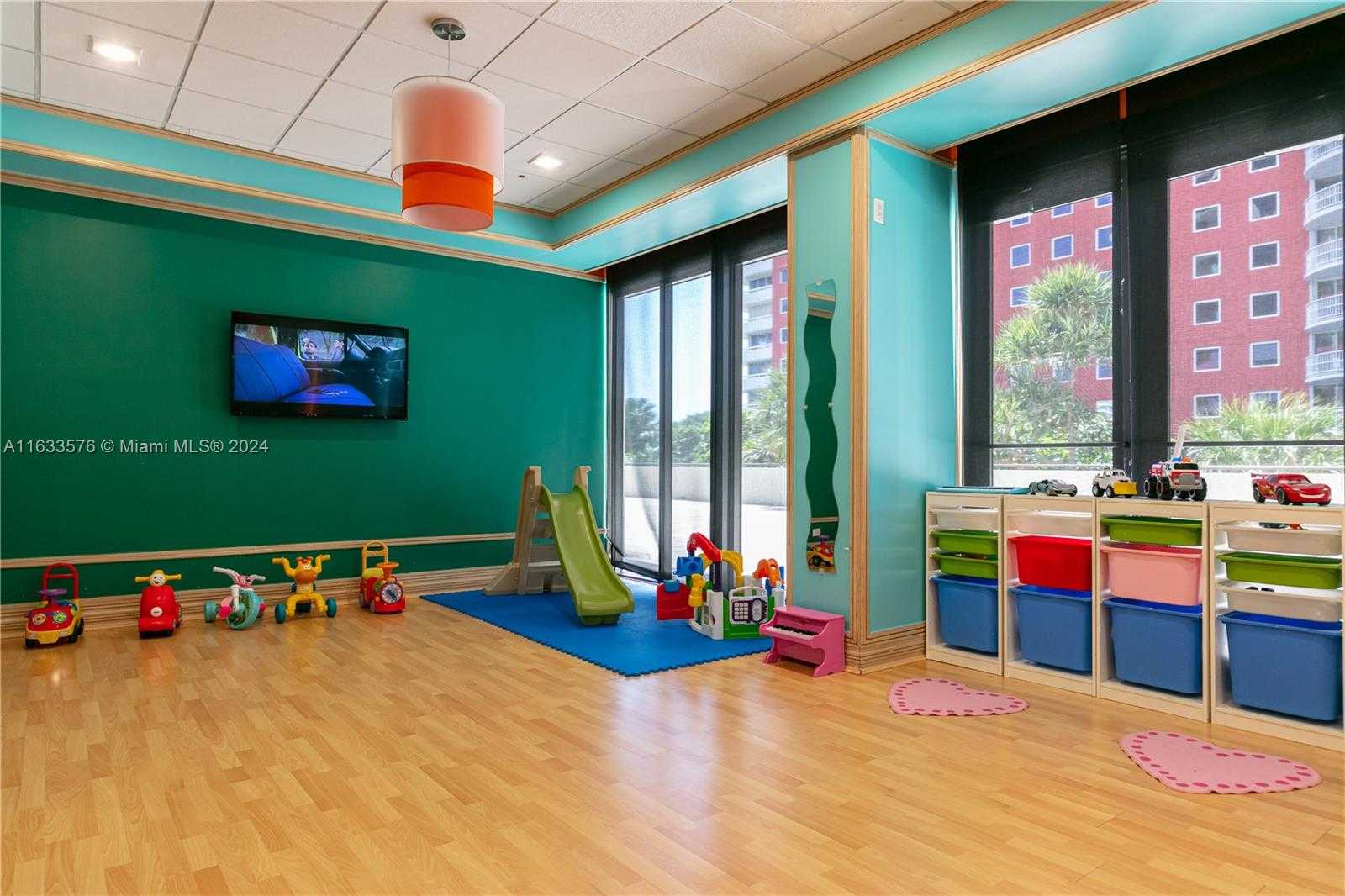 Small Image of 1581 BRICKELL AVE #2101, Miami Number 41