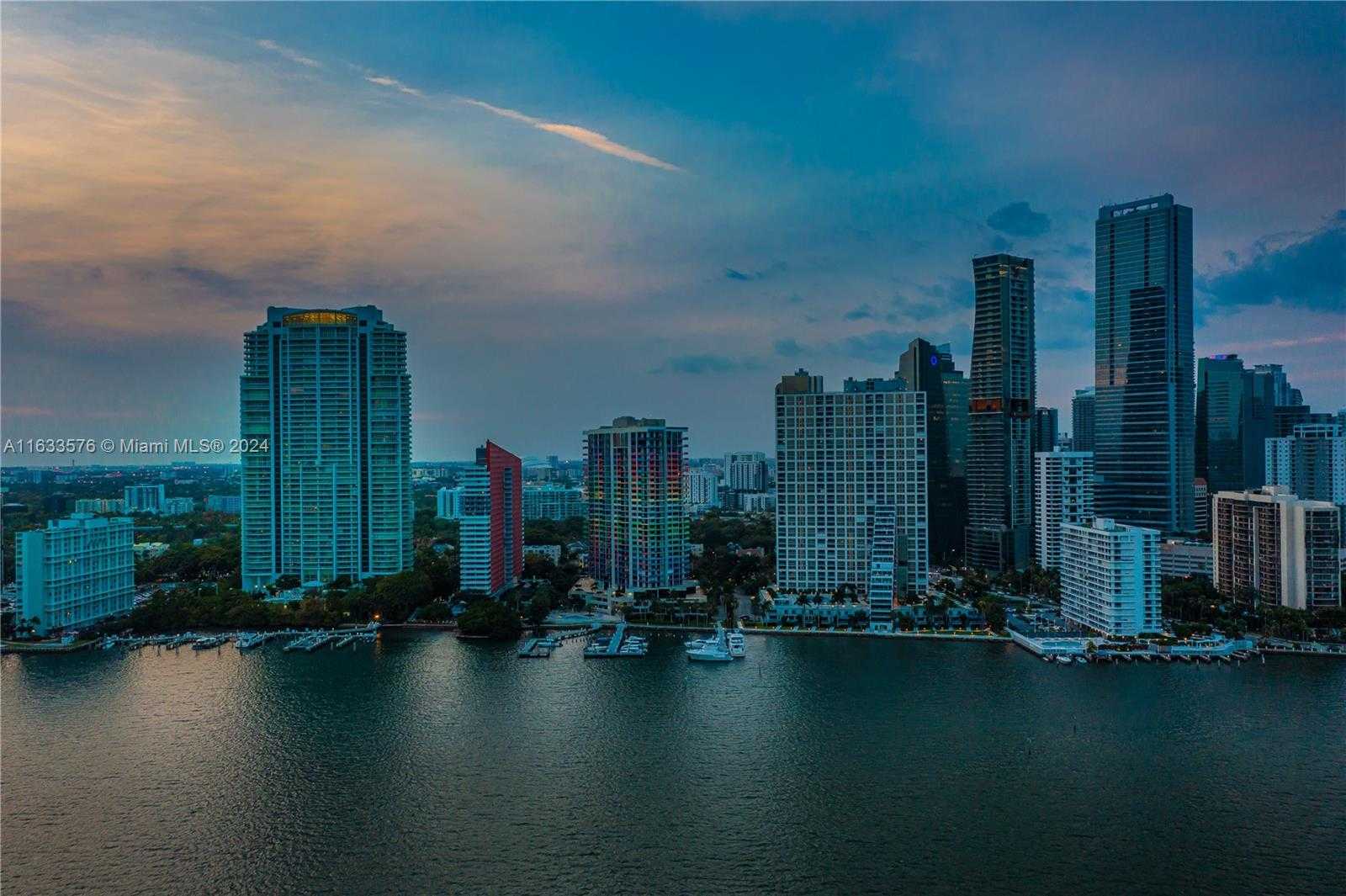 Small Image of 1581 BRICKELL AVE #2101, Miami Number 54