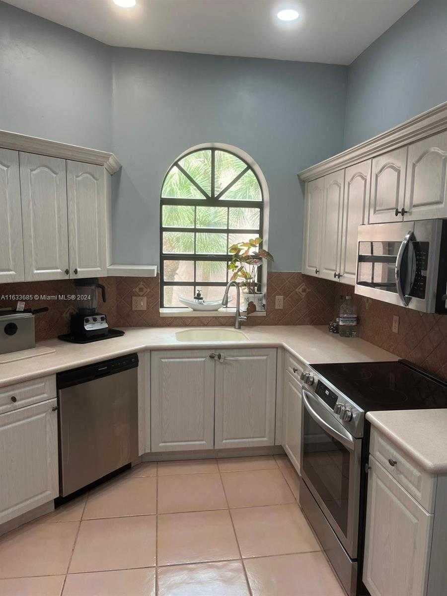 Small Image of 5299 EUROPA DR #I, Boynton Beach Number 23