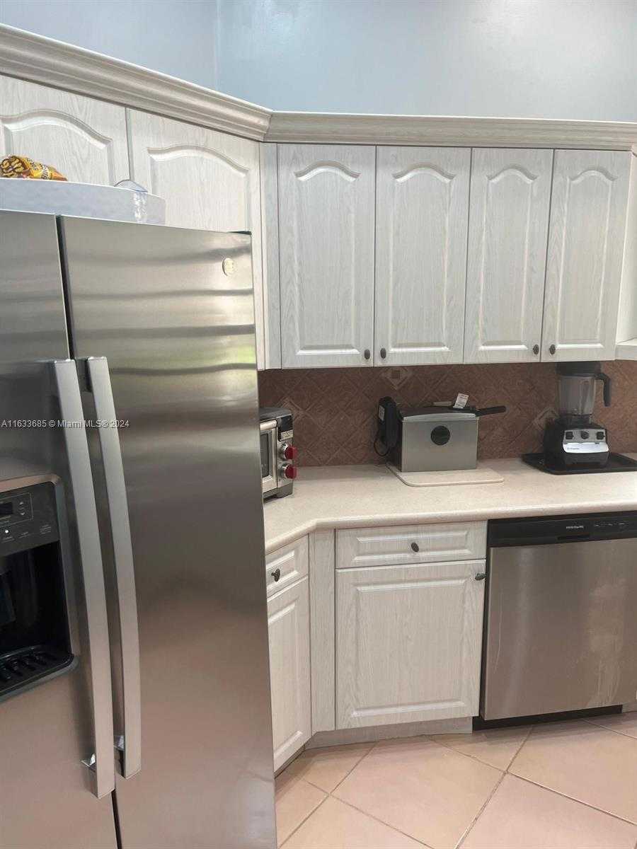 Small Image of 5299 EUROPA DR #I, Boynton Beach Number 25