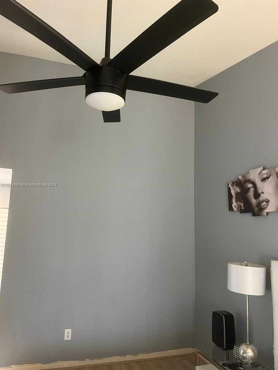 Small Image of 5299 EUROPA DR #I, Boynton Beach Number 26