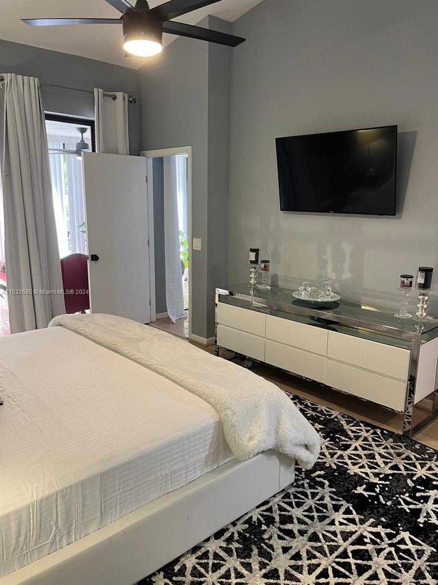 Small Image of 5299 EUROPA DR #I, Boynton Beach Number 29