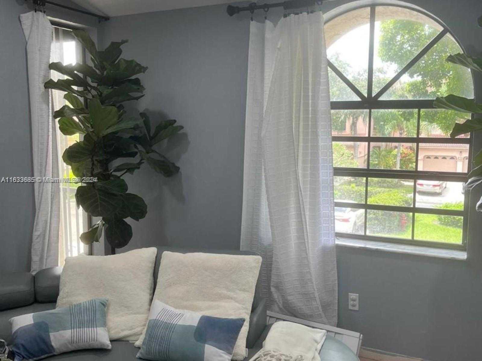 Small Image of 5299 EUROPA DR #I, Boynton Beach Number 3