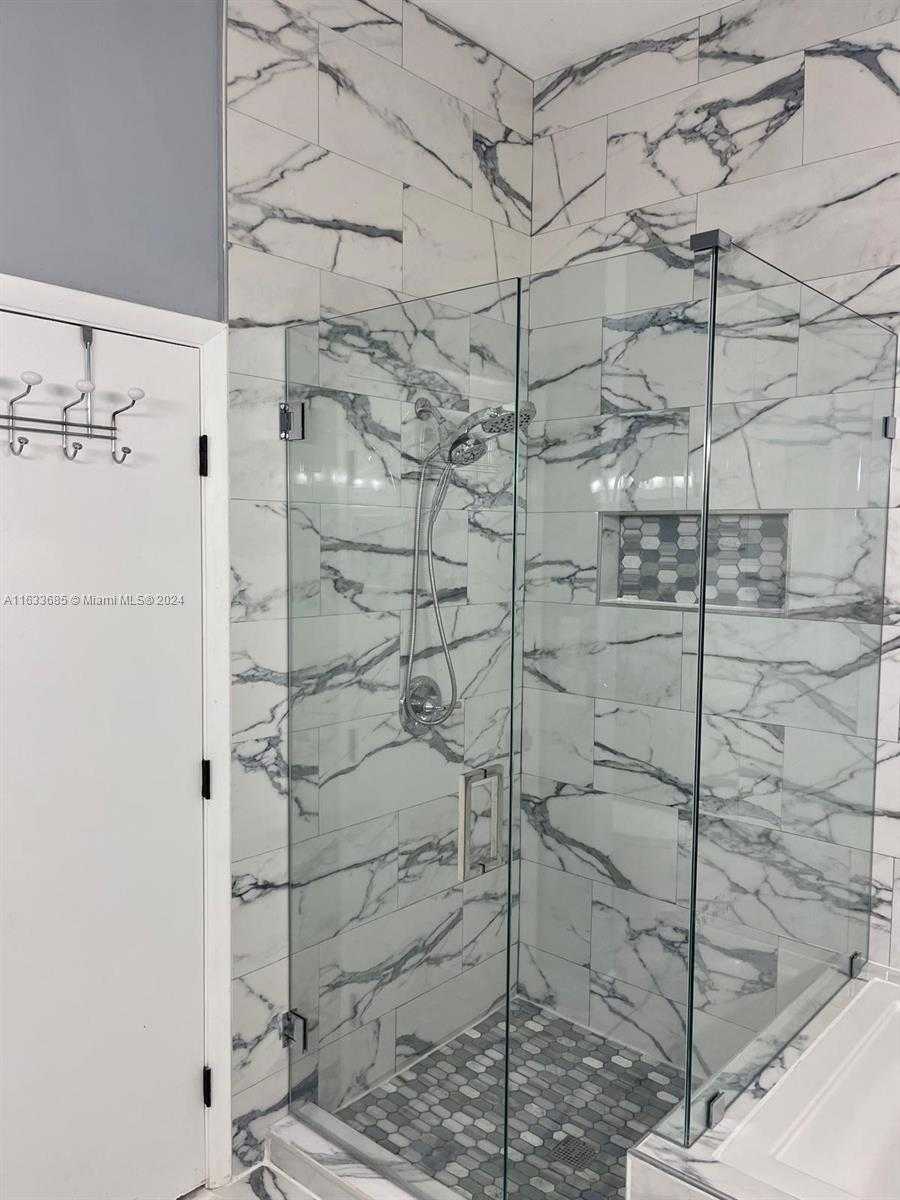 Small Image of 5299 EUROPA DR #I, Boynton Beach Number 32