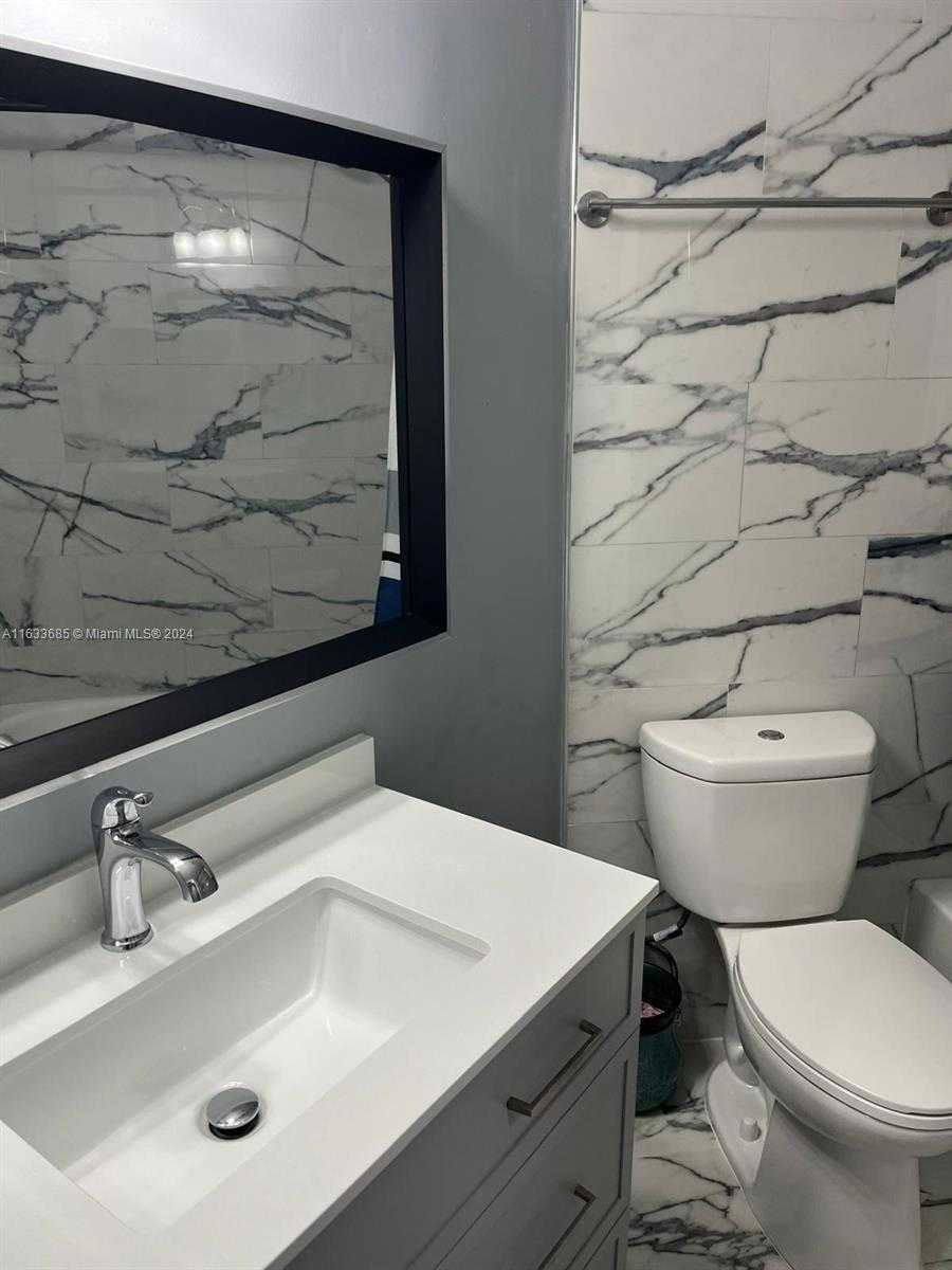 Small Image of 5299 EUROPA DR #I, Boynton Beach Number 34