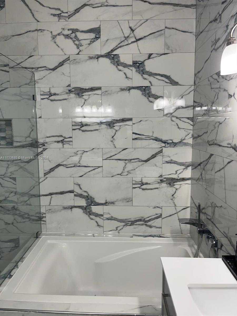 Small Image of 5299 EUROPA DR #I, Boynton Beach Number 36