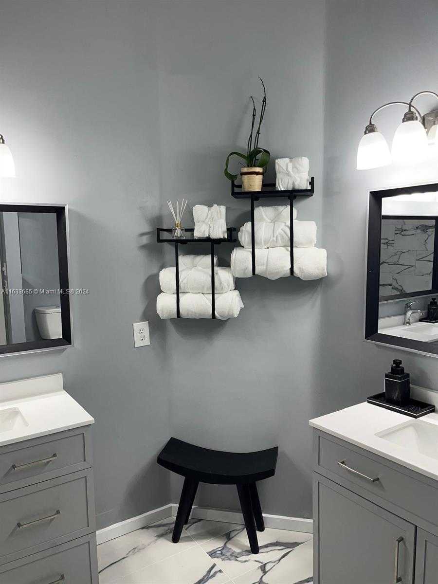 Small Image of 5299 EUROPA DR #I, Boynton Beach Number 39