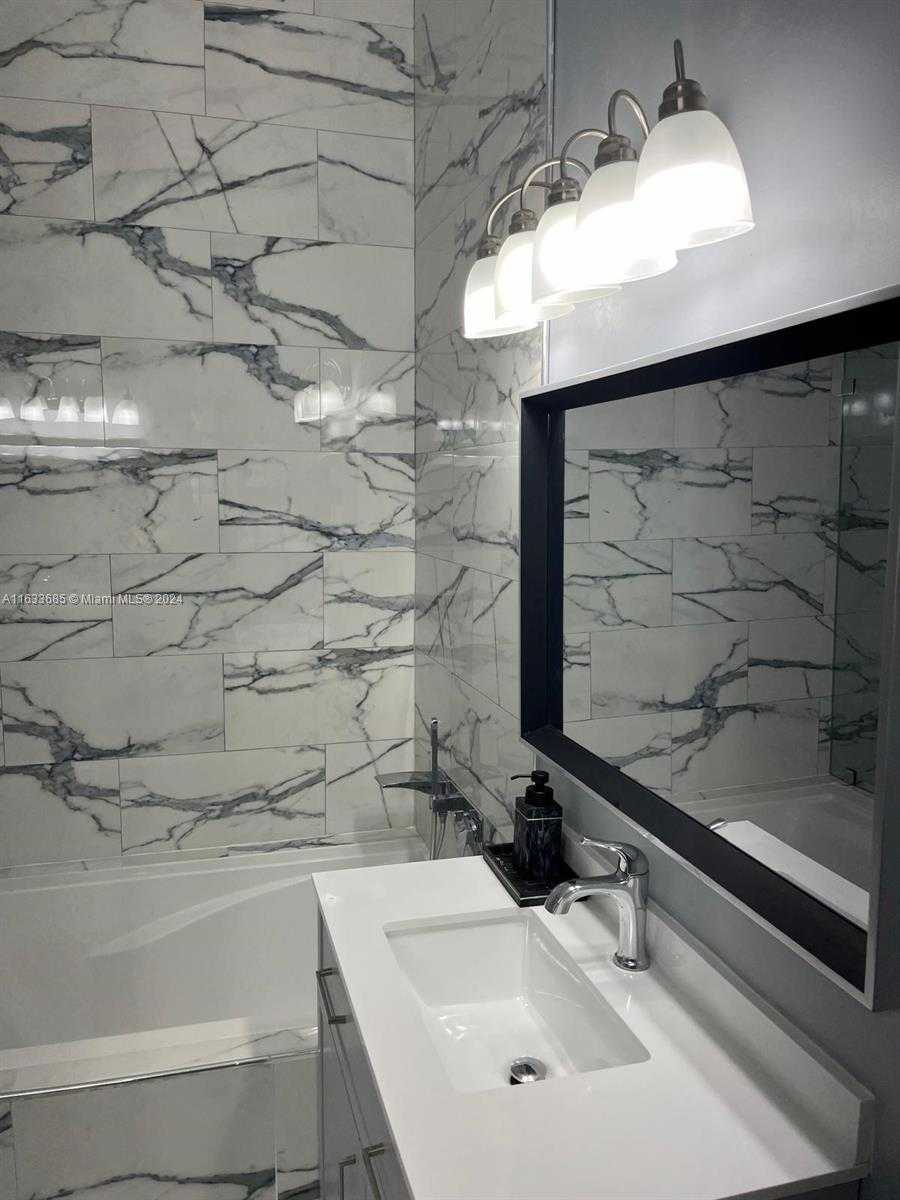 Small Image of 5299 EUROPA DR #I, Boynton Beach Number 41