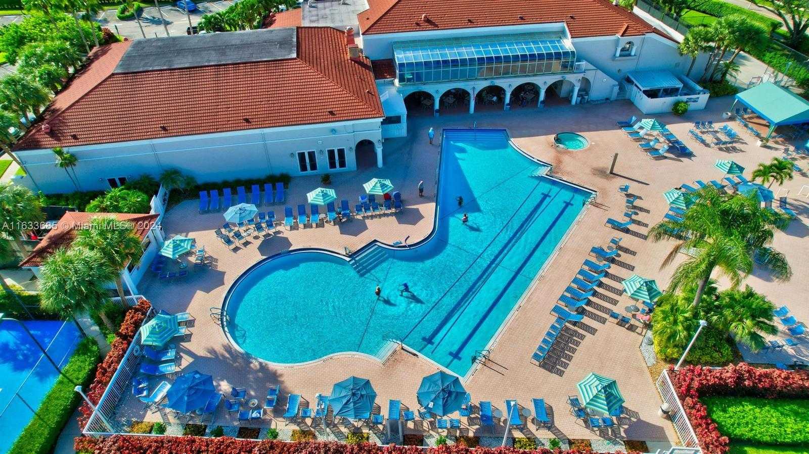 Small Image of 5299 EUROPA DR #I, Boynton Beach Number 74