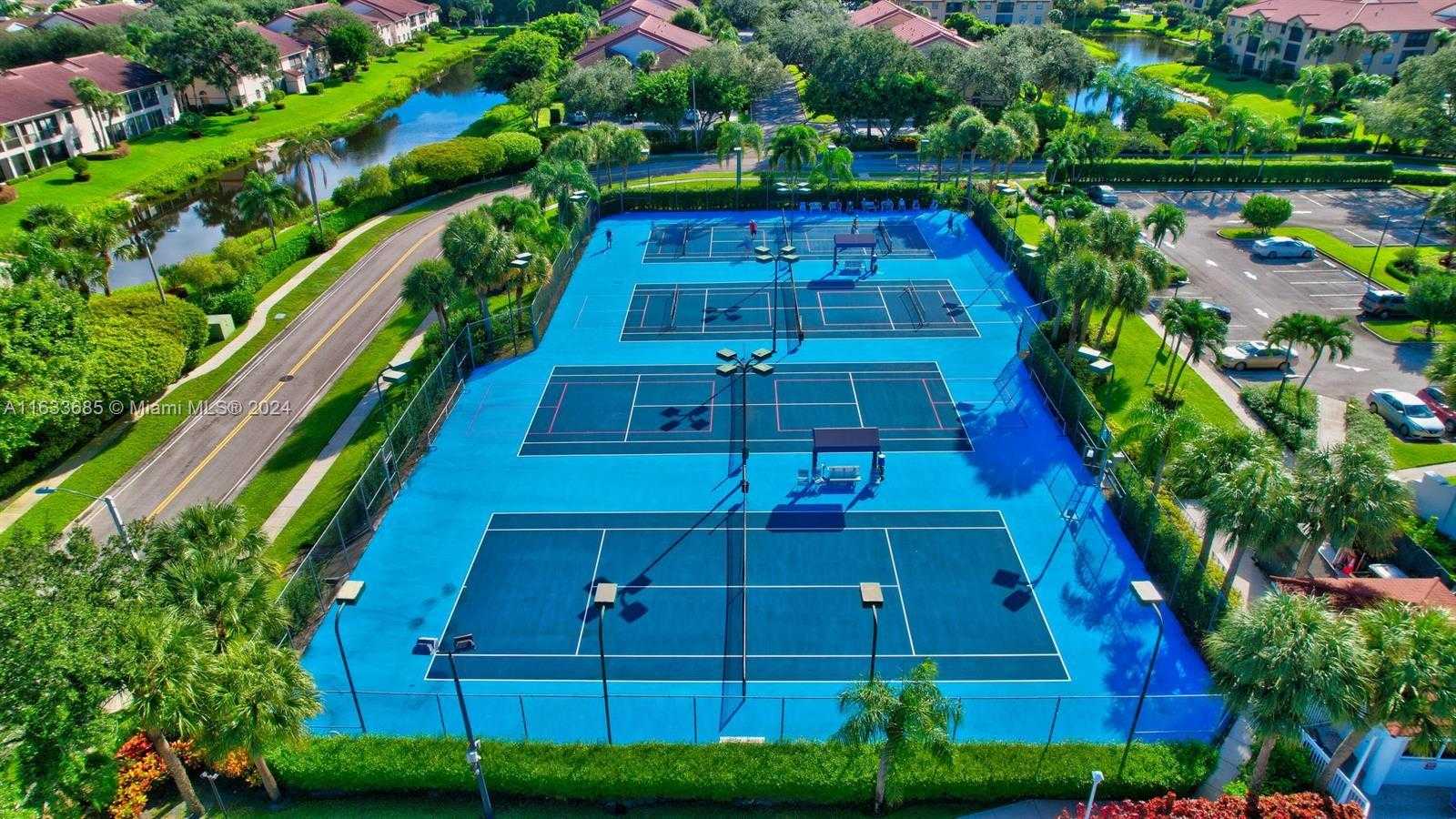 Small Image of 5299 EUROPA DR #I, Boynton Beach Number 75