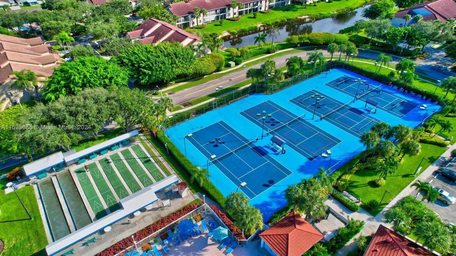 Small Image of 5299 EUROPA DR #I, Boynton Beach Number 77