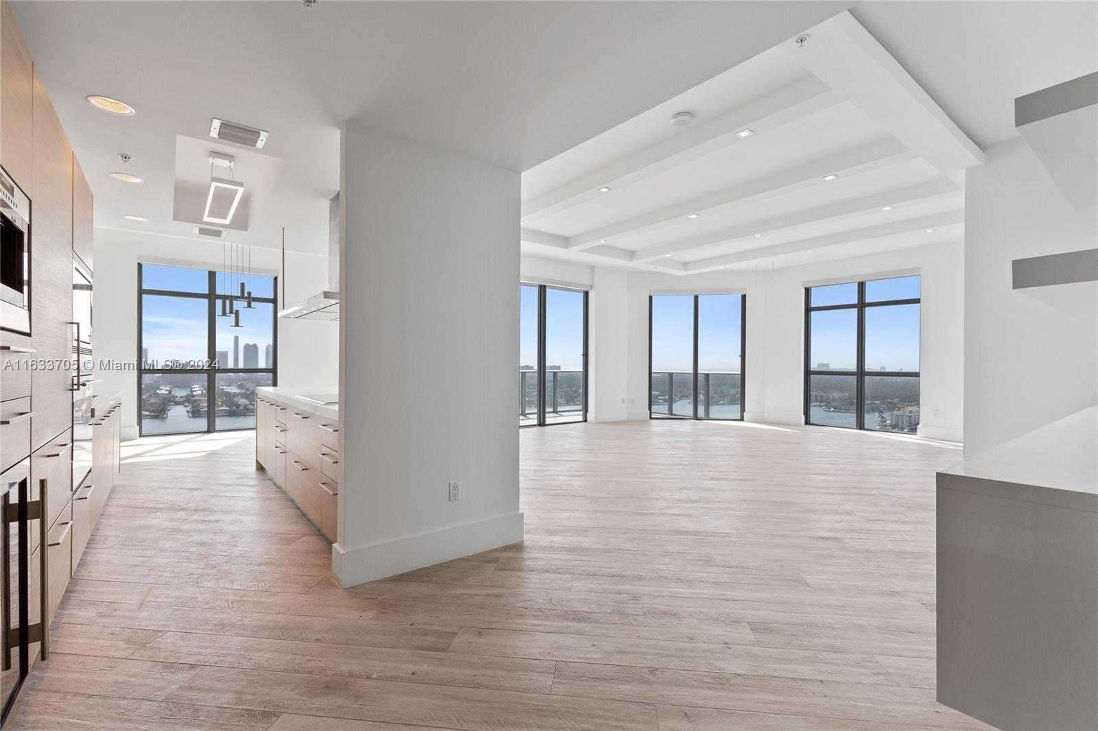 Small Image of 17301 BISCAYNE BLVD #LPH 09, North Miami Beach Number 31