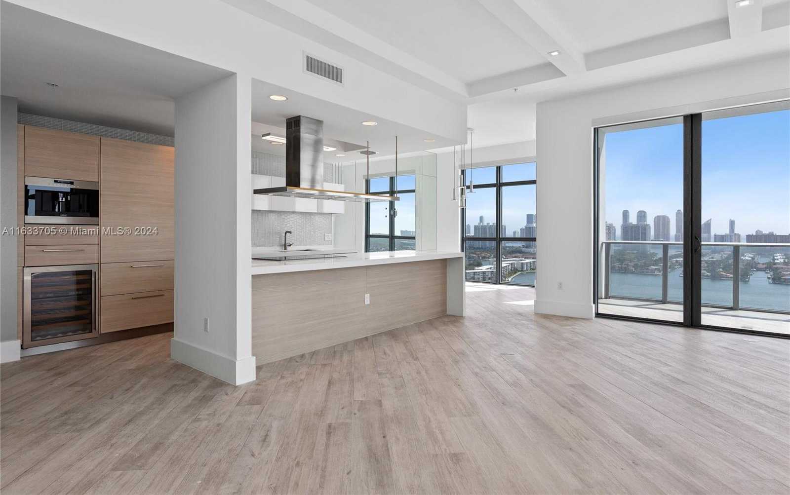 Small Image of 17301 BISCAYNE BLVD #LPH 09, North Miami Beach Number 38