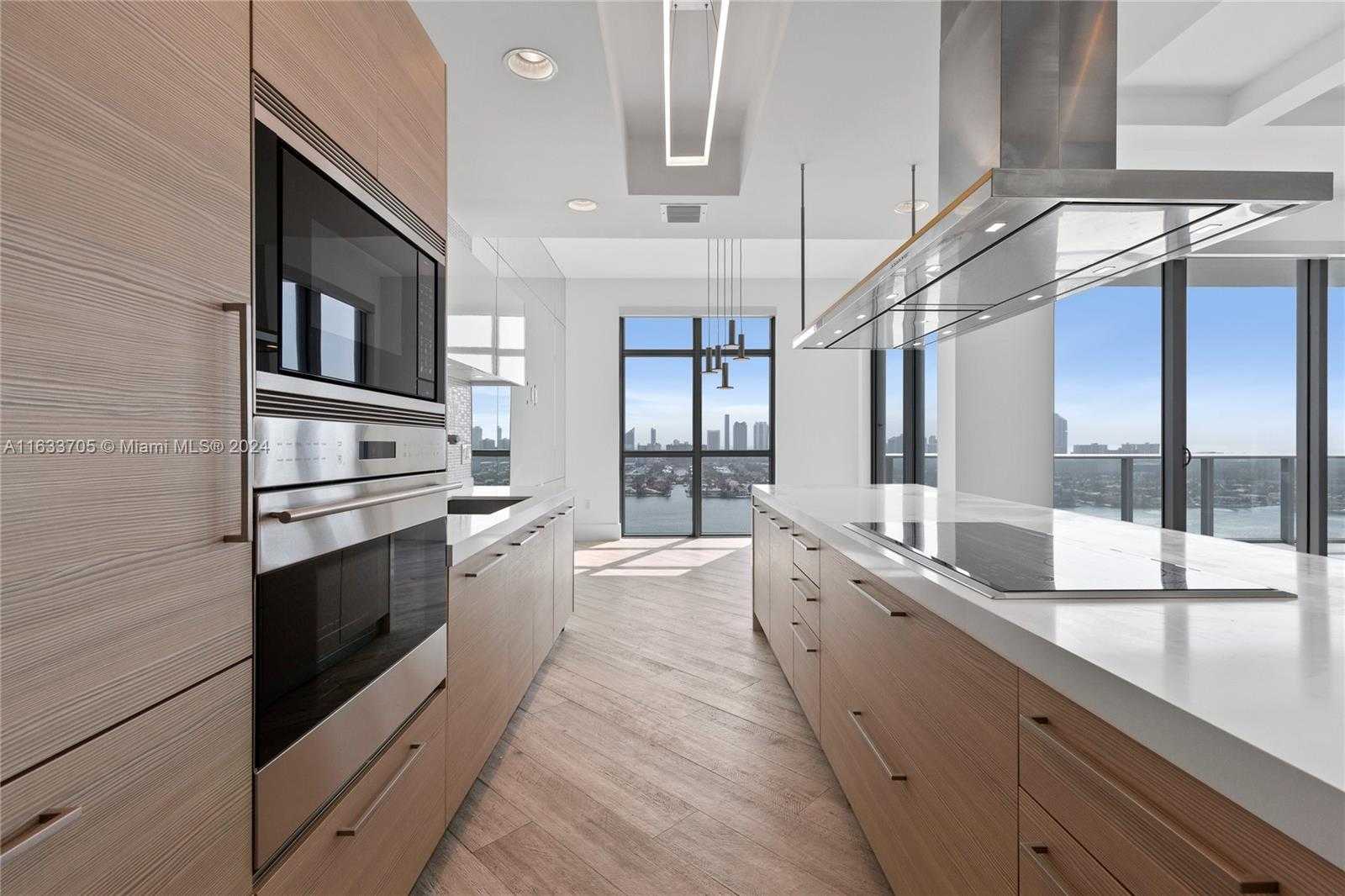 Small Image of 17301 BISCAYNE BLVD #LPH 09, North Miami Beach Number 42