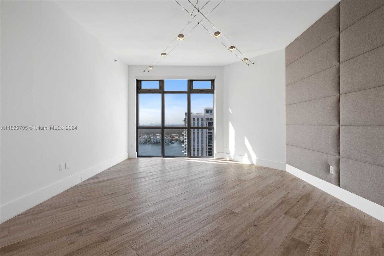 Small Image of 17301 BISCAYNE BLVD #LPH 09, North Miami Beach Number 51