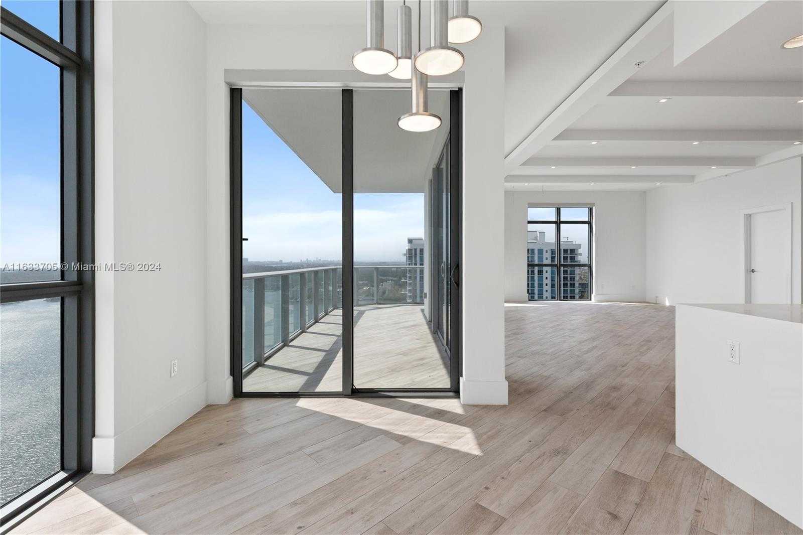 Small Image of 17301 BISCAYNE BLVD #LPH 09, North Miami Beach Number 52
