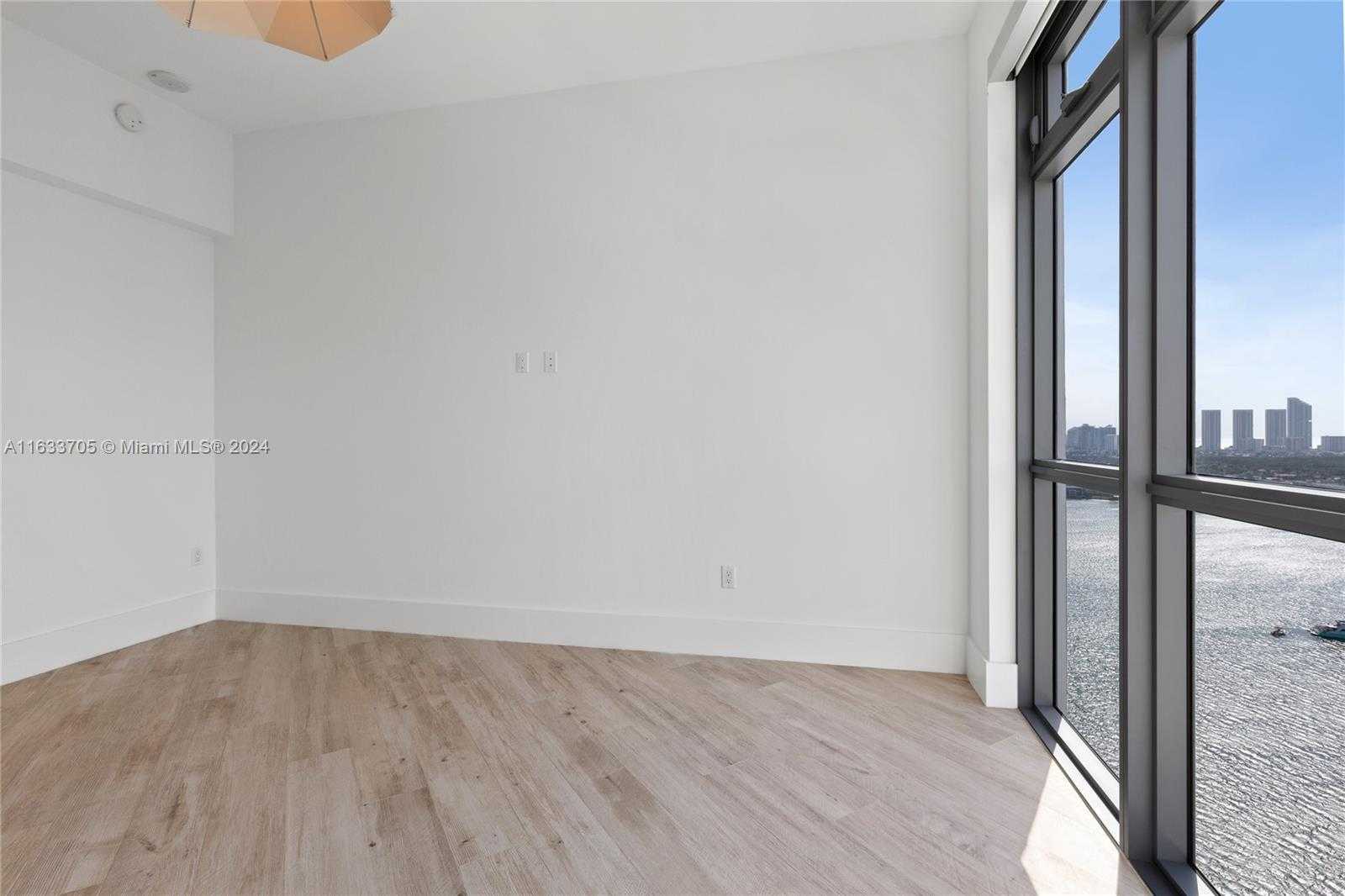 Small Image of 17301 BISCAYNE BLVD #LPH 09, North Miami Beach Number 57