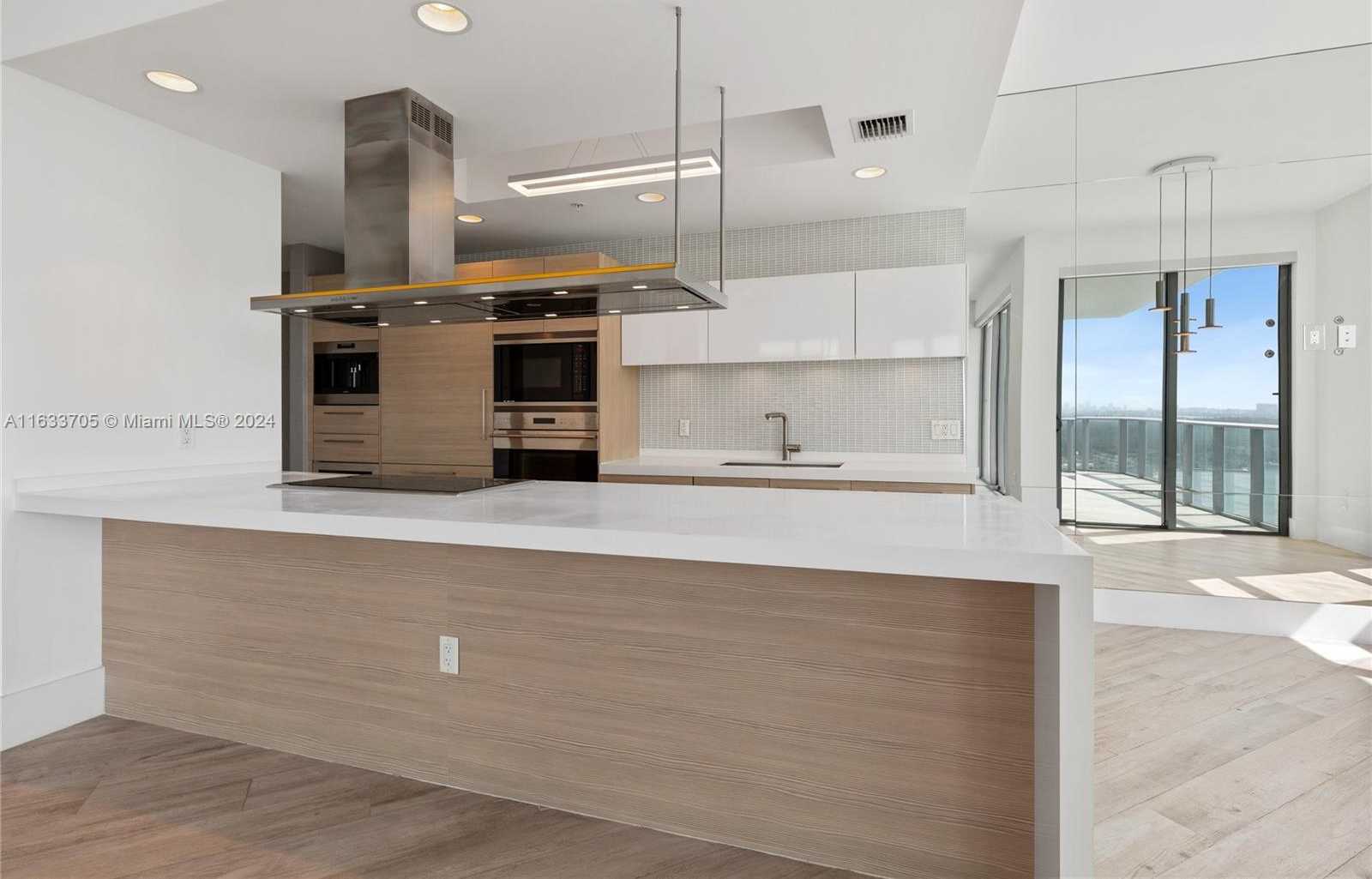 Small Image of 17301 BISCAYNE BLVD #LPH 09, North Miami Beach Number 79