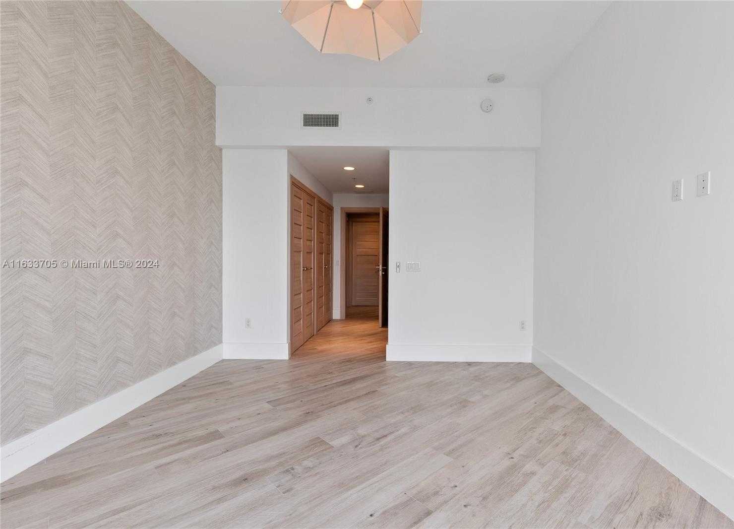 Small Image of 17301 BISCAYNE BLVD #LPH 09, North Miami Beach Number 86