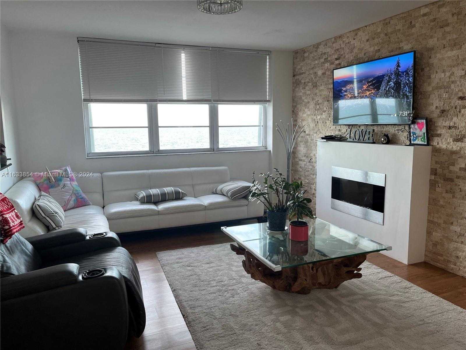 Small Image of 5825 #7G, Miami Beach Number 11