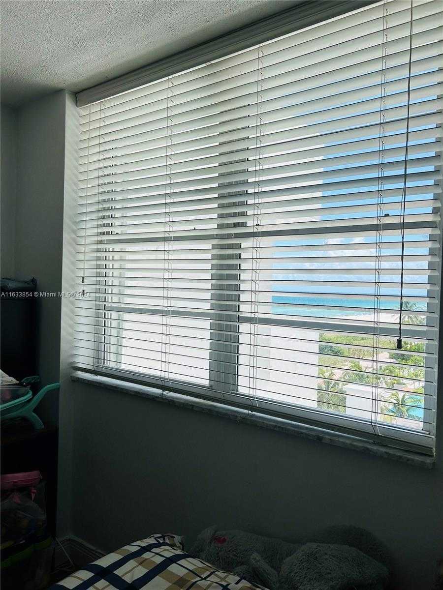 Small Image of 5825 #7G, Miami Beach Number 29