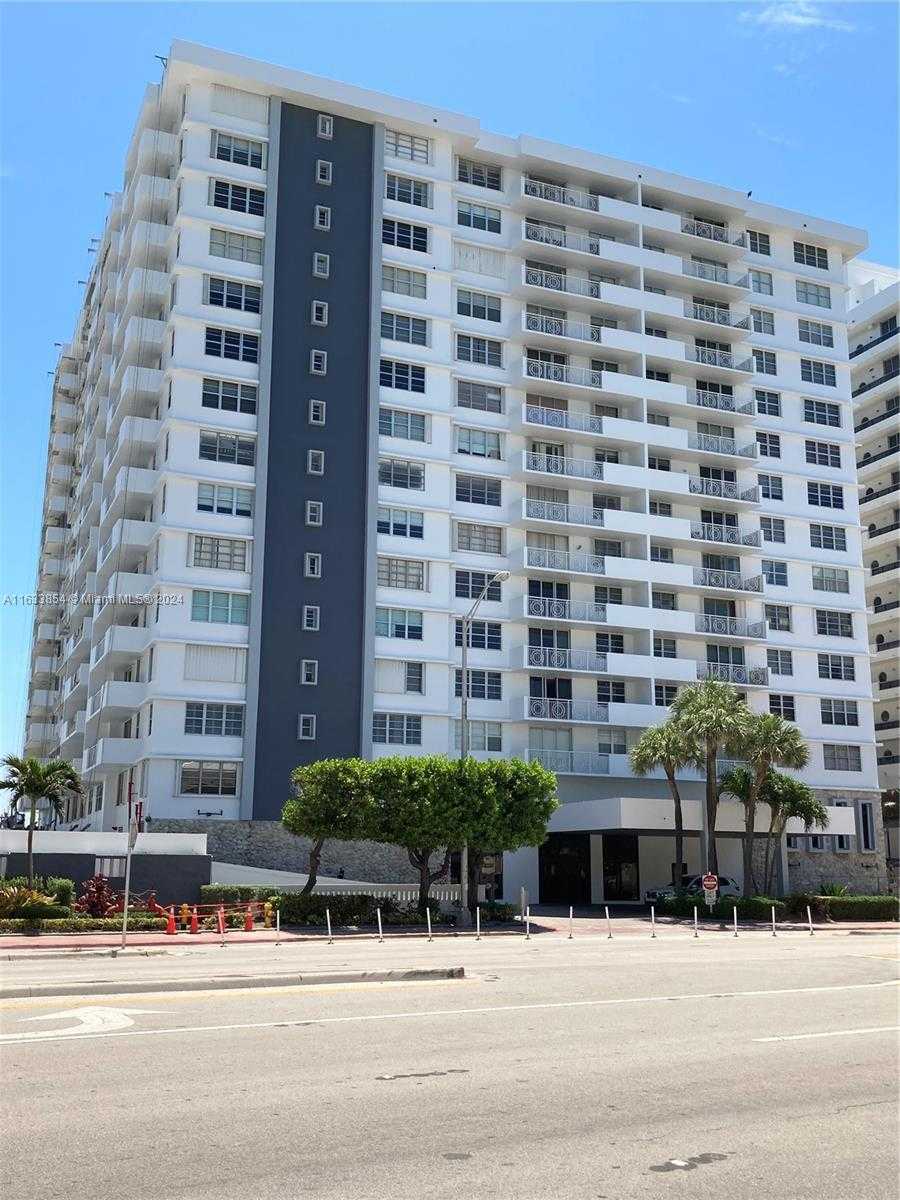 Small Image of 5825 #7G, Miami Beach Number 37