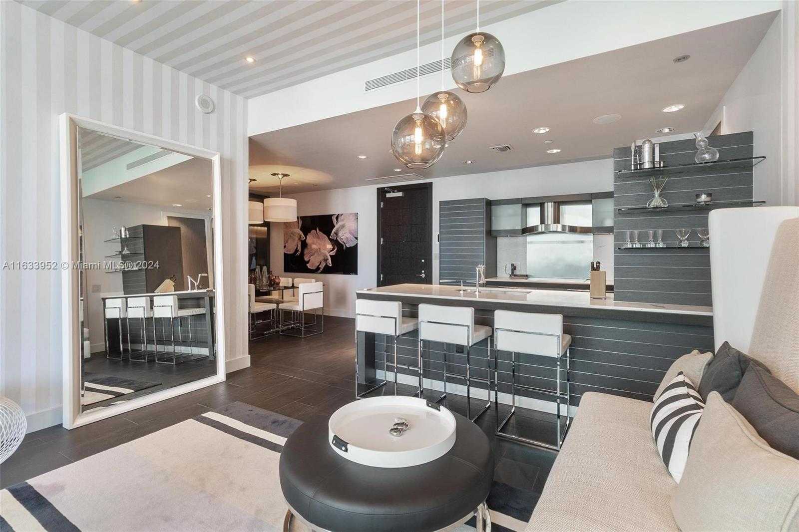 Small Image of 200 BISCAYNE BOULEVARD WAY #5211, Miami Number 12