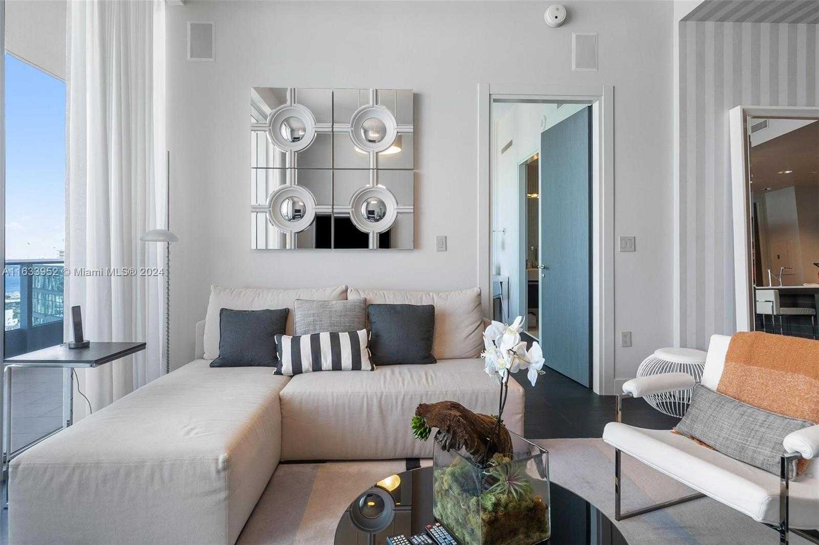 Small Image of 200 BISCAYNE BOULEVARD WAY #5211, Miami Number 13