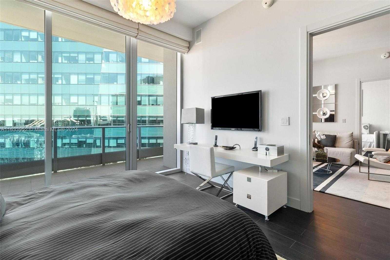 Small Image of 200 BISCAYNE BOULEVARD WAY #5211, Miami Number 19