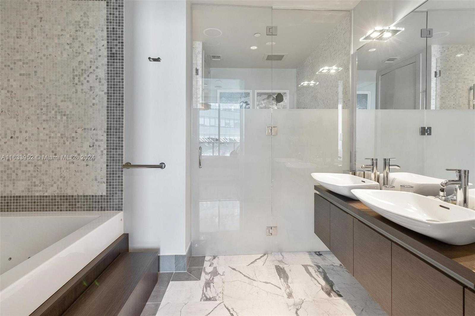 Small Image of 200 BISCAYNE BOULEVARD WAY #5211, Miami Number 20