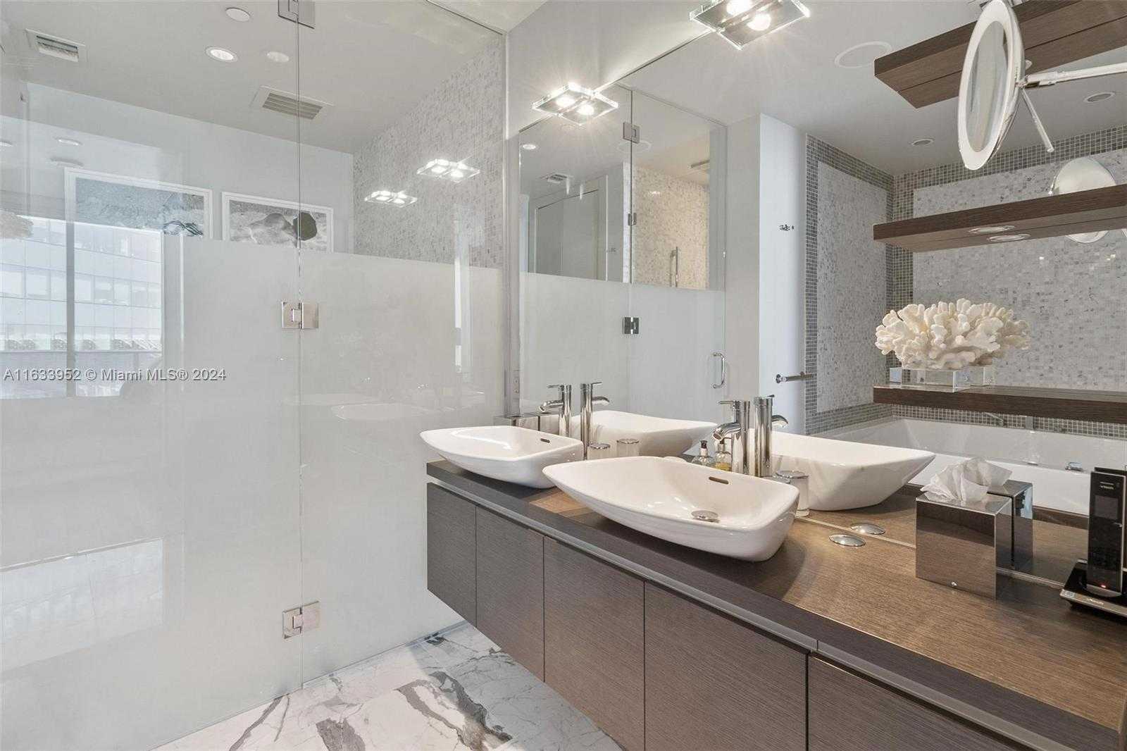 Small Image of 200 BISCAYNE BOULEVARD WAY #5211, Miami Number 21